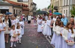 Historia procesji Bożego Ciała w Lublinie łączy w sobie bardzo stare tradycje religijne z ważnymi wydarzeniami społecznymi i politycznymi miasta