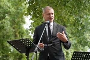 „Dziedzictwo łączy pokolenia” w Zawieprzycach. Starosta Łukasz Reszka uczestniczył w wyjątkowym wydarzeniu