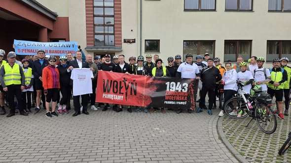 Obchody Ofiar Wołynia rozpoczęły się rajdem do Domostawy. Ponad 80 osób oddało hołd