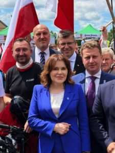 Obchody Ofiar Wołynia rozpoczęły się rajdem do Domostawy. Ponad 80 osób oddało hołd