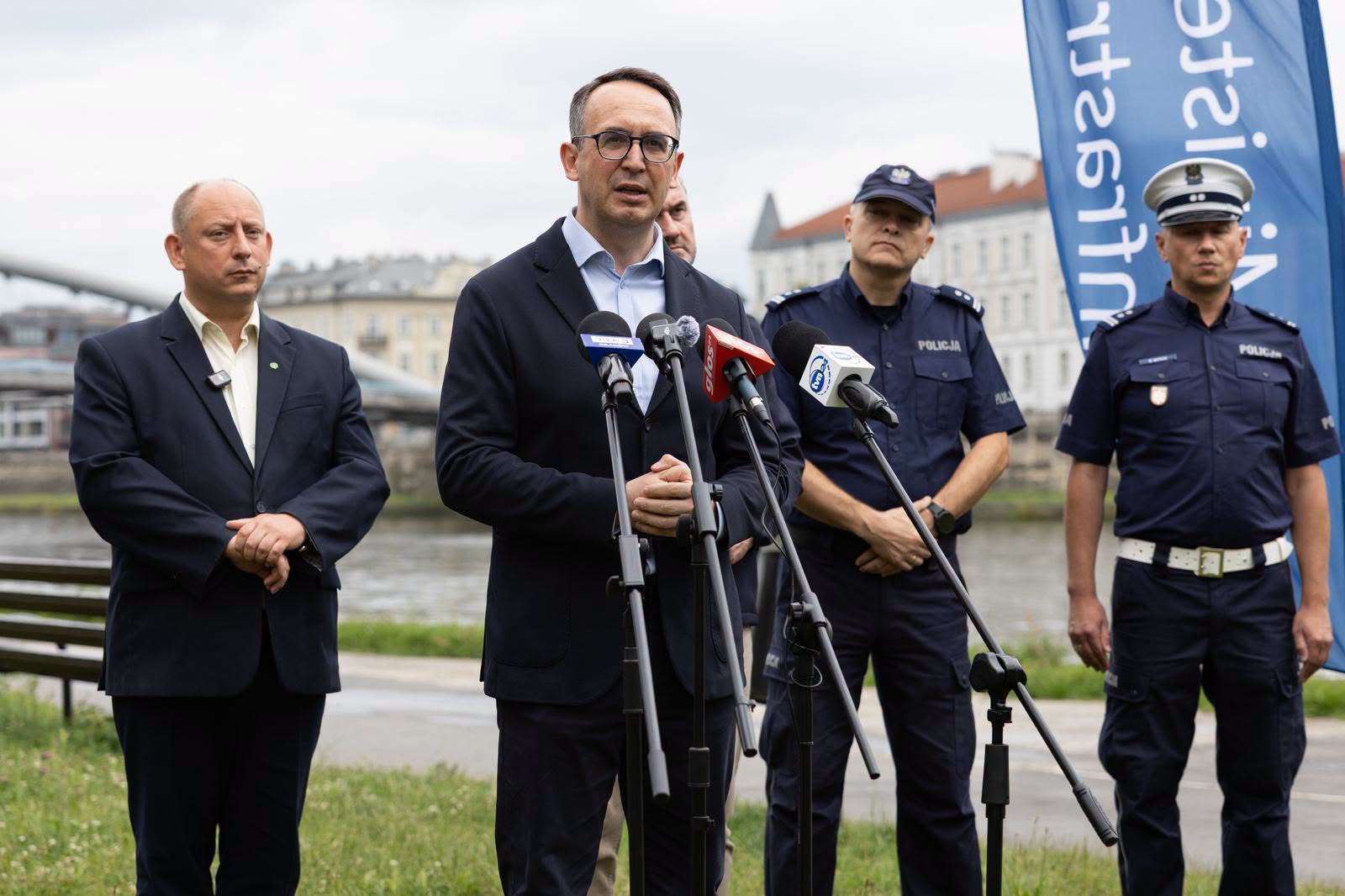 Będą nowe przepisy dla hulajnóg elektrycznych. Kontrole, kary i zmiany w parkowaniu