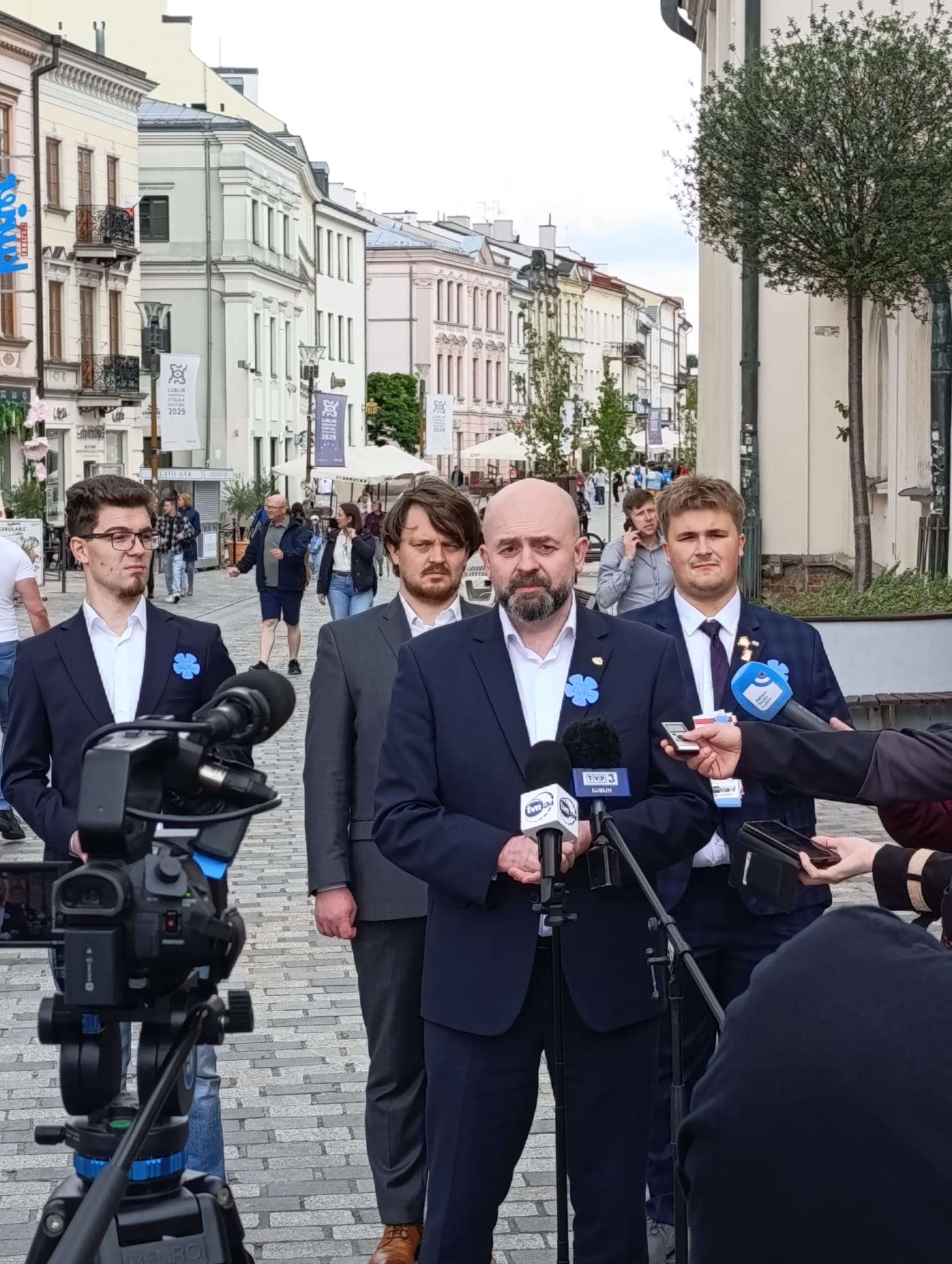 „Kwiaty Wołynia” w Lublinie. Konferencja posła Bartłomieja Pejo
