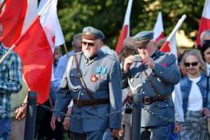 Biłgoraj uczcił Ofiary Rzezi Wołyńskiej. Msza, Marsz Pamięci i hołd przed pomnikiem