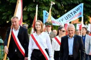Biłgoraj uczcił Ofiary Rzezi Wołyńskiej. Msza, Marsz Pamięci i hołd przed pomnikiem