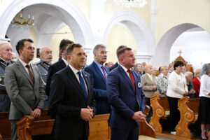 Biłgoraj uczcił Ofiary Rzezi Wołyńskiej. Msza, Marsz Pamięci i hołd przed pomnikiem