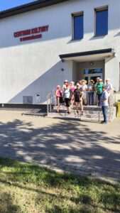 Seniorzy z Telatyna ruszyli na szlak w Nowosiółkach i Poturzynie. Nordic walking łączy pokolenia