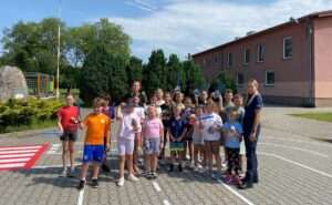 Policjanci z Parczewa przypominają o bezpieczeństwie podczas wakacji