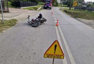 Motocyklista z 1,2 promila uderzył w bariery