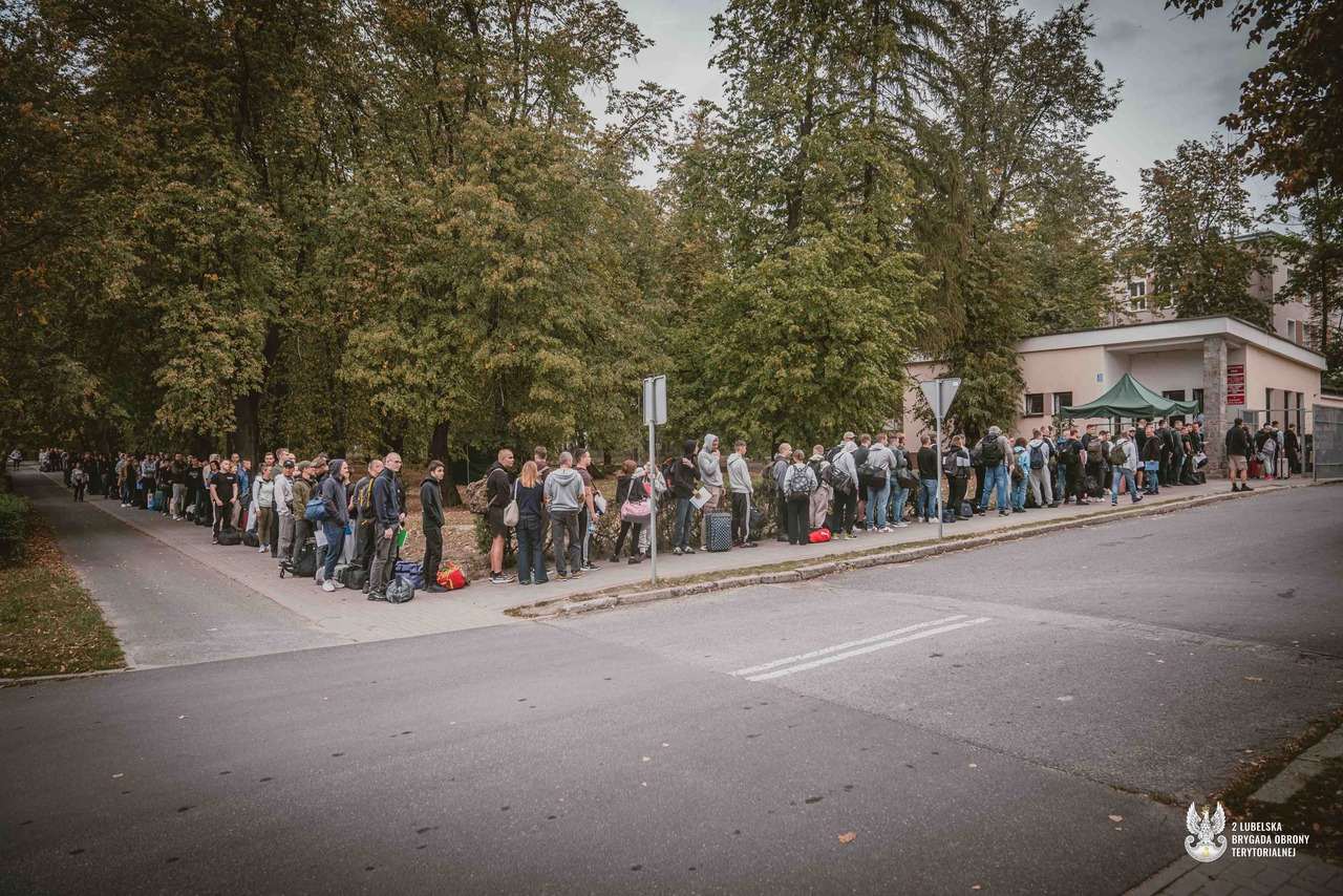 200 ochotników rozpoczęło szkolenie w 2 LBOT