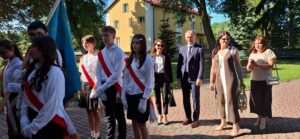 Nowy rok szkolny rozpoczęty w Krzczonowie. Pierwszoklasiści złożyli ważne ślubowanie