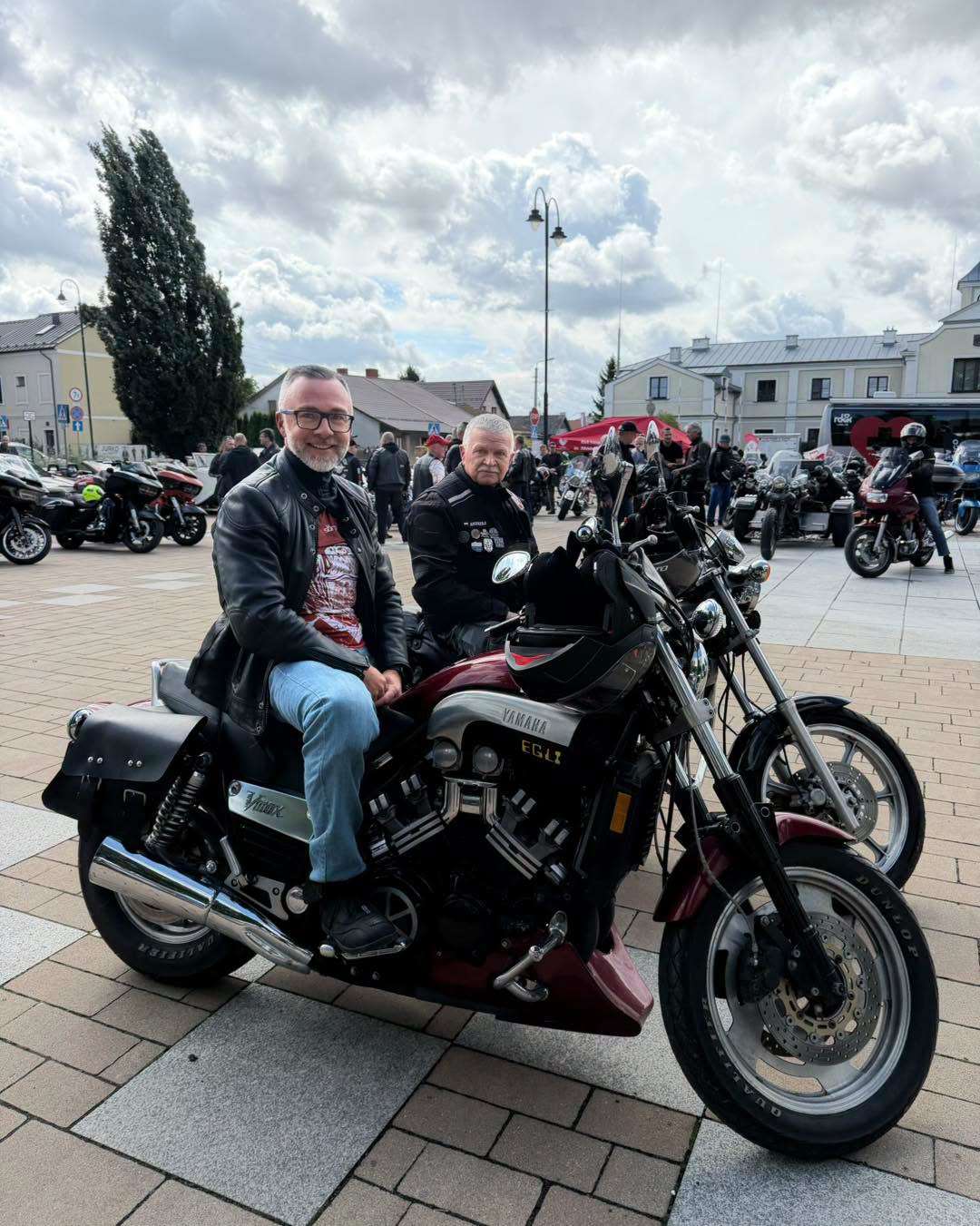 Starosta Łukasz Reszka wspiera Motoserce w Łęcznej. Był na paradzie z tatą