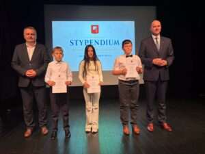 170 uczniów otrzymało stypendia Burmistrza Opola Lubelskiego