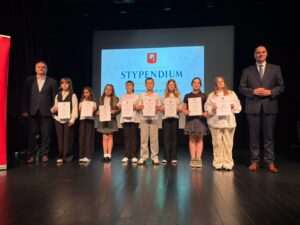 170 uczniów otrzymało stypendia Burmistrza Opola Lubelskiego