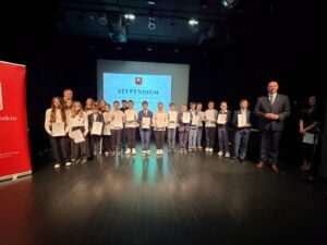 170 uczniów otrzymało stypendia Burmistrza Opola Lubelskiego