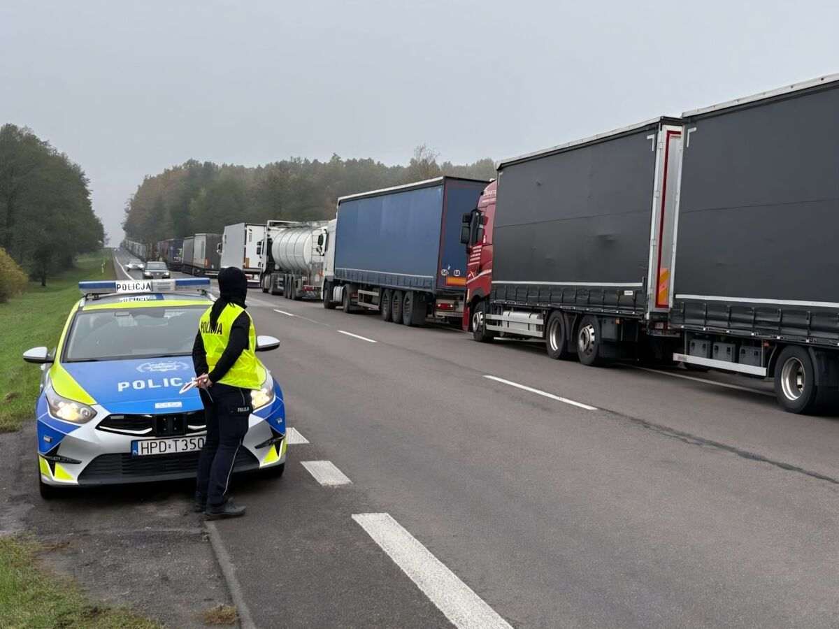 Kolejka ciężarówek do Hrebennego sięga Zamościa. Ponad 400 tirów czeka na odprawę