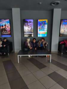 Wspólny wyjazd do kina. Mieszkańcy Gminy Telatyn spotkali się z kulturą