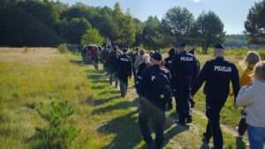 11 km śladami KOP. Marsz lubelskich policjantów