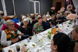 Bal Seniora w Drelowie. Tort, tańce i wspólny hymn
