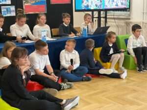 Dzień Edukacji Narodowej w szkole w Wojciechowie. Były wzruszenia i muzyczna niespodzianka