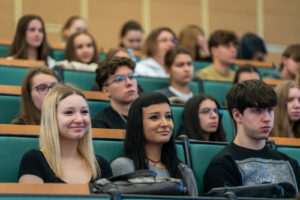 KUL szkoli studentów z bezpieczeństwa. Ponad 3000 osób poznało zasady reagowania w kryzysie