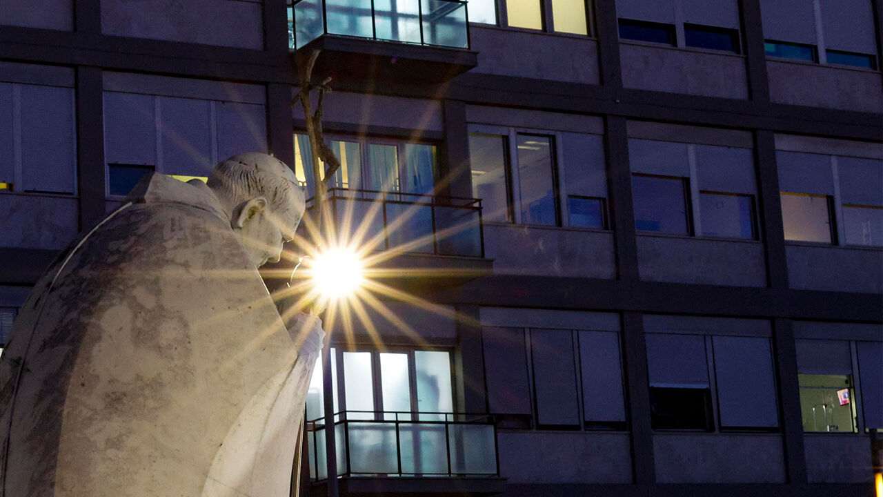 Papież Leon XIV ma nowotwór złośliwy. Przeszedł operację płuca